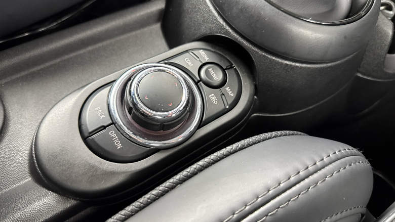 MINI Hatchback 1.5 Cooper Exclusive 3dr Auto Petrol Hatchback